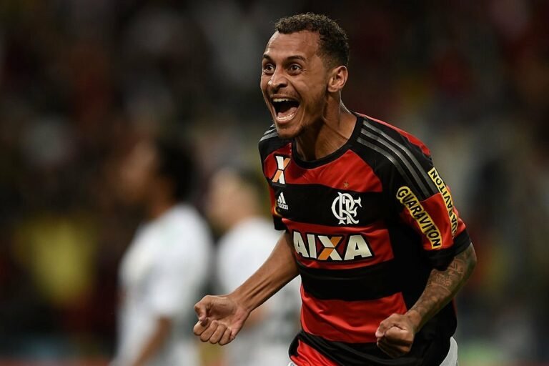 Flamengo faz consulta e tenta repatriar Alan Patrick