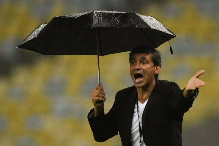 Fabián Bustos assina com Santos e fica próximo de ser anunciado