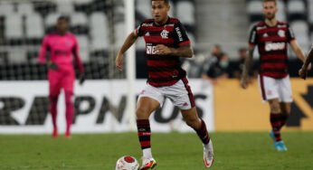 Flamengo abre negociações para renovar com João Gomes