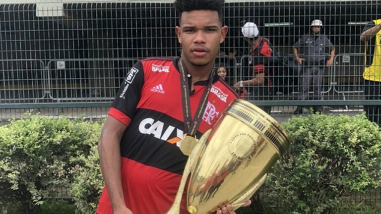 Flamengo encaminha empréstimo de campeão da Copinha para clube mineiro