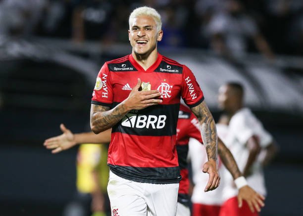 Para ter Pedro, Palmeiras tem a dura missão de convencer Flamengo a liberá-lo
