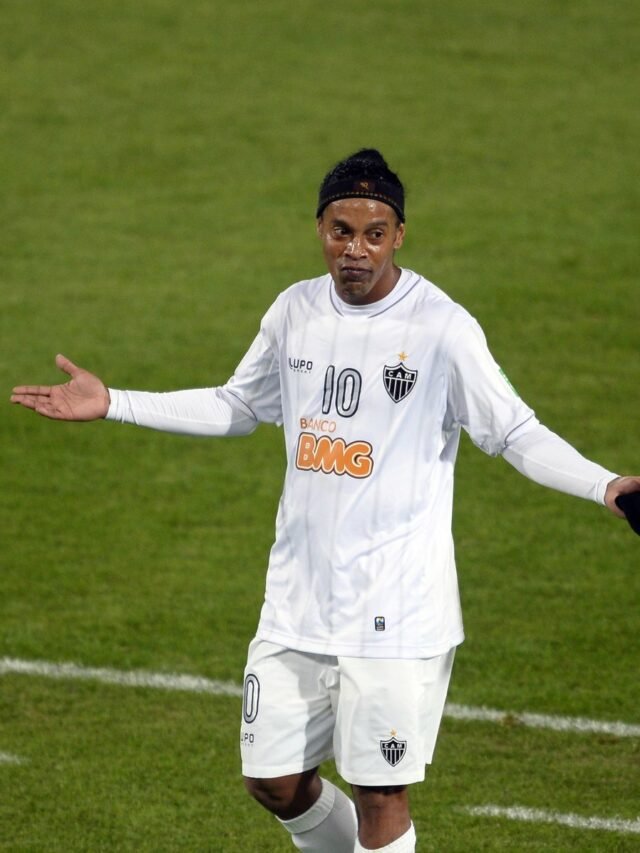 cropped-18ronaldinholamentaexpulsaoafp.jpg