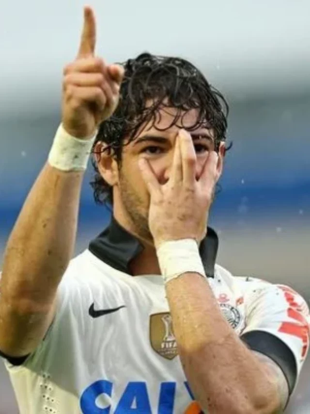 cropped-alexandre_pato_comemorando_o_gol_fazendo_o_gaza_et.webp