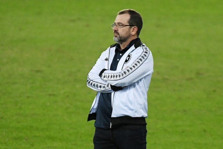Enderson Moreira não é mais treinador do Botafogo