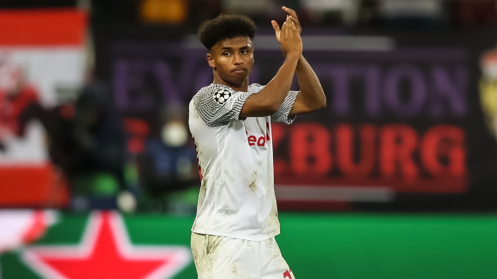 Borussia Dortmund supera Real Madrid e Barcelona, e fecha com Adeyemi