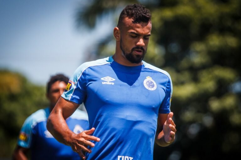 Cruzeiro deve faturar ‘bolada’ com venda de Fabrício Bruno ao Flamengo