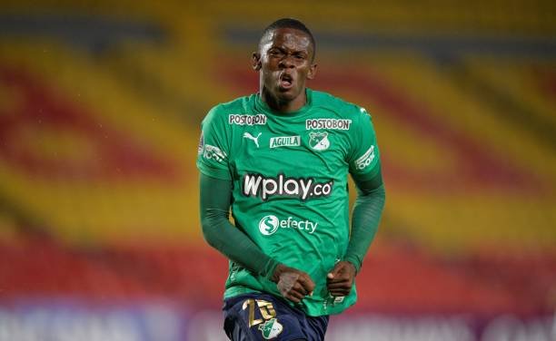 São Paulo negocia contratação do volante Andrés Colorado