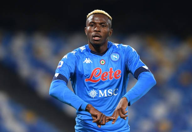 Tottenham se interessa por destaque do Napoli avaliado em mais de R$ 400 milhões