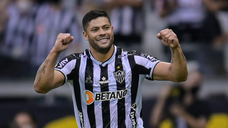 Hulk é decisivo, quebra tabu e marca seu primeiro gol contra o Flamengo