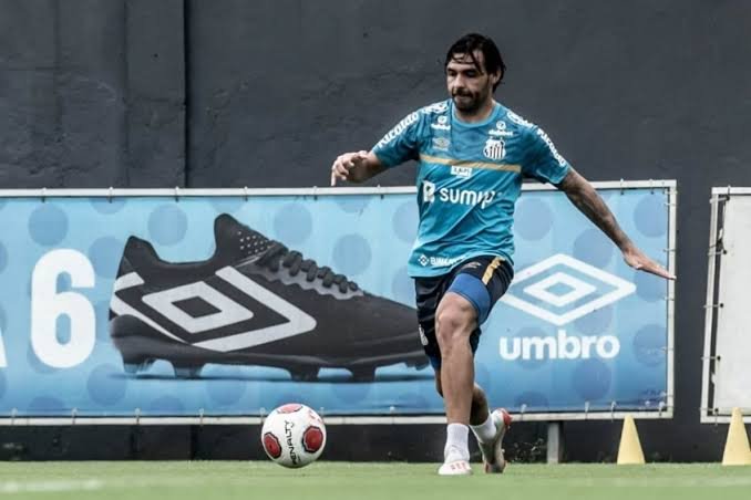 Goulart e mais dez no Clássico; veja escalação do Santos