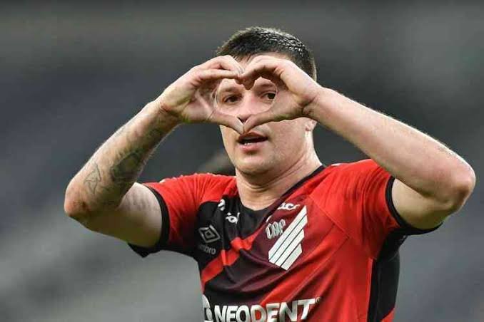 Grêmio e Fortaleza disputam a contratação de Renato Kayzer