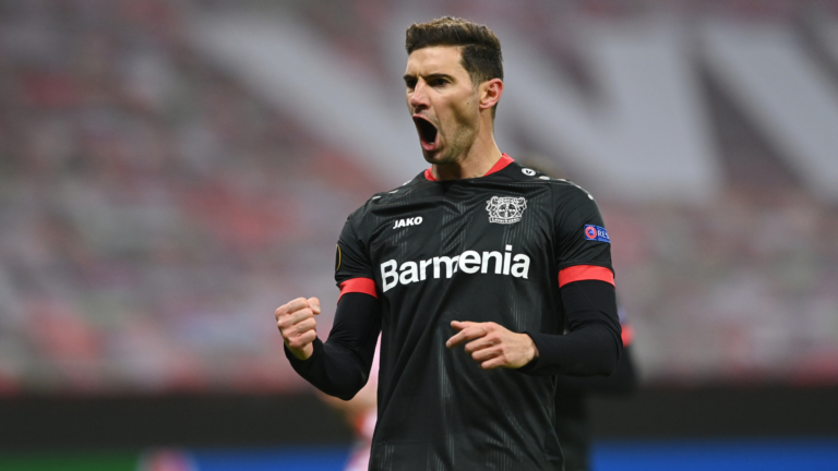 Palmeiras prepara nova investida por Lucas Alario, diz jornalista