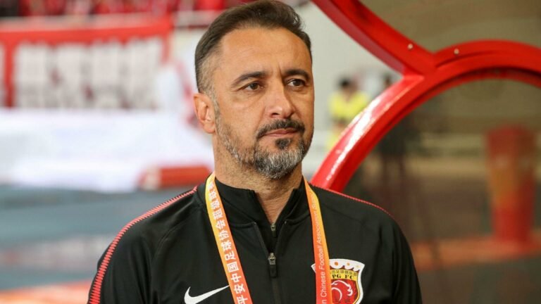 Problema familiar impede acerto entre Vítor Pereira e Corinthians, diz jornalista