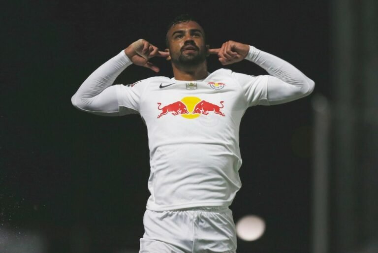 São Paulo sonda situação de zagueiro do RB Bragantino, diz jornalista