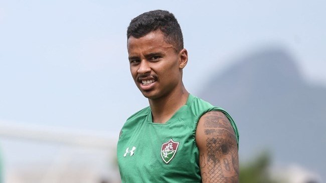 Fluminense terá que pagar quase 800 mil ao volante Allan, do Atlético-MG