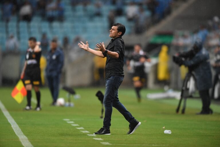 Árbitro justifica expulsões de Ferreira, Medina e Bruno Méndez