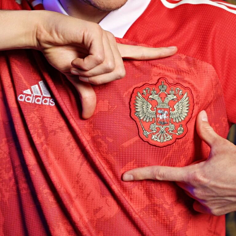 Adidas suspende patrocínio com Seleção russa