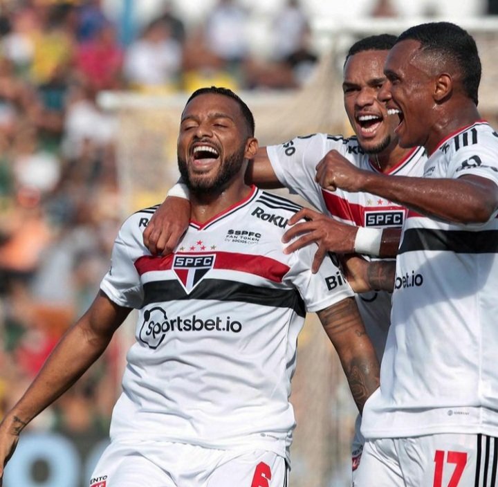 São Paulo vence o Mirassol e garante a liderança do Grupo B