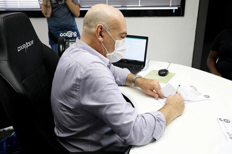 Em entrevista, Rueda explica a forma escolhida para as negociações e opção por estrangeiros