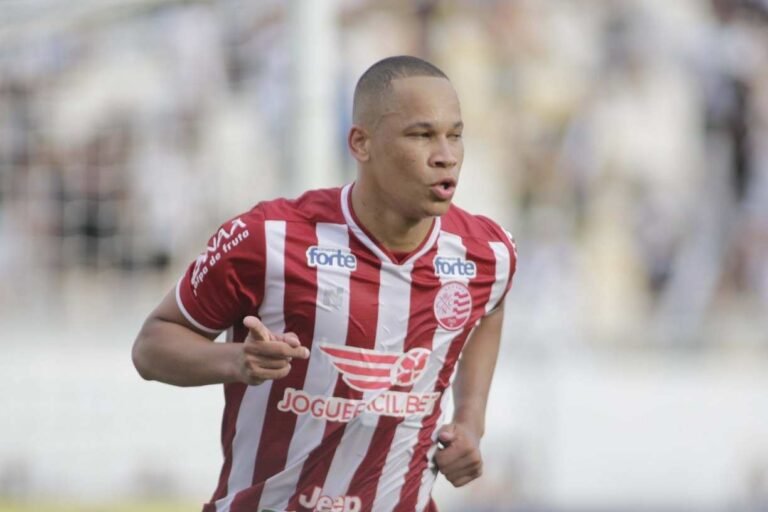 Cruzeiro analisa contratação de artilheiro da Série B