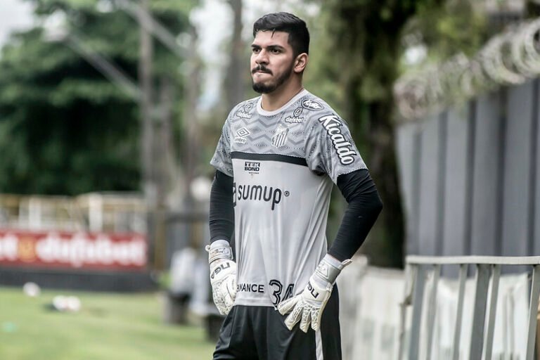Empresário explica ‘negociação’ com Flamengo e bate o martelo: “João Paulo é jogador do Santos”