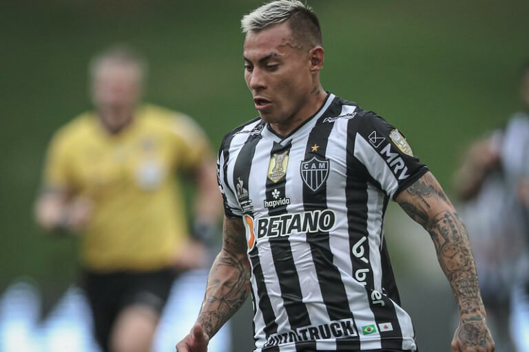 São Paulo faz contatos com empresário de Eduardo Vargas, do Atlético Mineiro, afirma jornalista