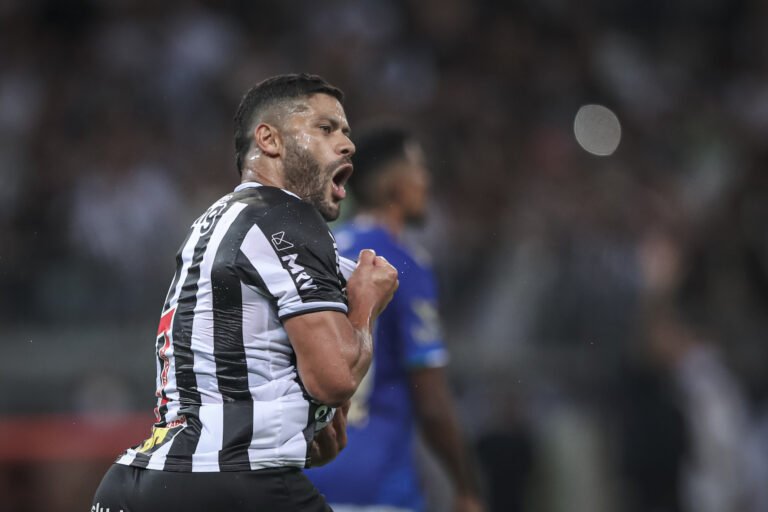 Hulk fala sobre gol perdido no clássico, mas engrandece busca pela virada