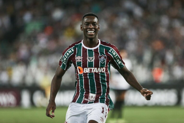 Clube espanhol encaminha contratação de Luiz Henrique, do Fluminense