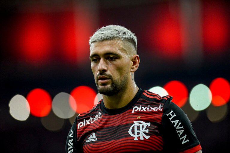 Arrascaeta alcança marca expressiva pelo Flamengo em partida contra o Bangu