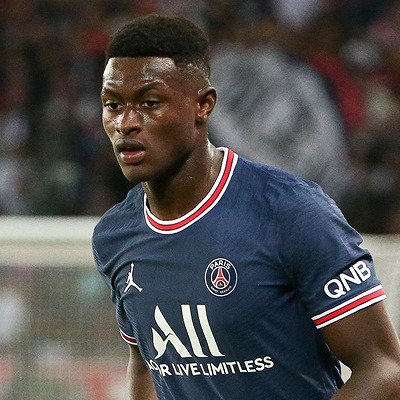Apesar de fiasco na Champions, PSG prioriza compra de Nuno Mendes