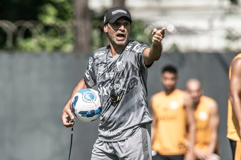 Com reforços, Bustos esboça Santos para estreia na Sul-Americana; veja o time