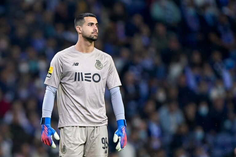 Diogo Costa, do Porto, é eleito goleiro do mês, em Portugal
