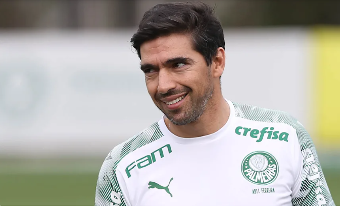 Apesar de avanço na renovação, pessoa próxima de Abel Ferreira não descarta saída de treinador