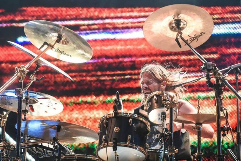 Palmeiras se solidariza à morte de Taylor Hawkins, baterista do Foo Figthers