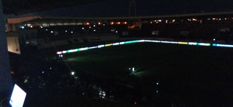 Por falta de energia, estreia de Bustos fica para jogo na Copa do Brasil