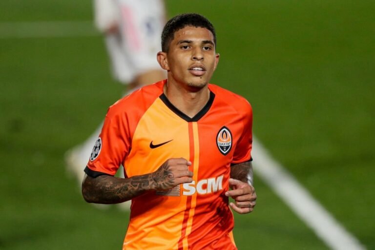 Reforços à vista? Alvos do Flamengo terão contratos suspensos, diz jornalista