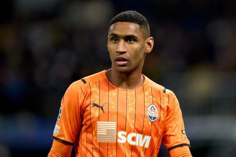 Grêmio inicia conversas para repatriar Tetê