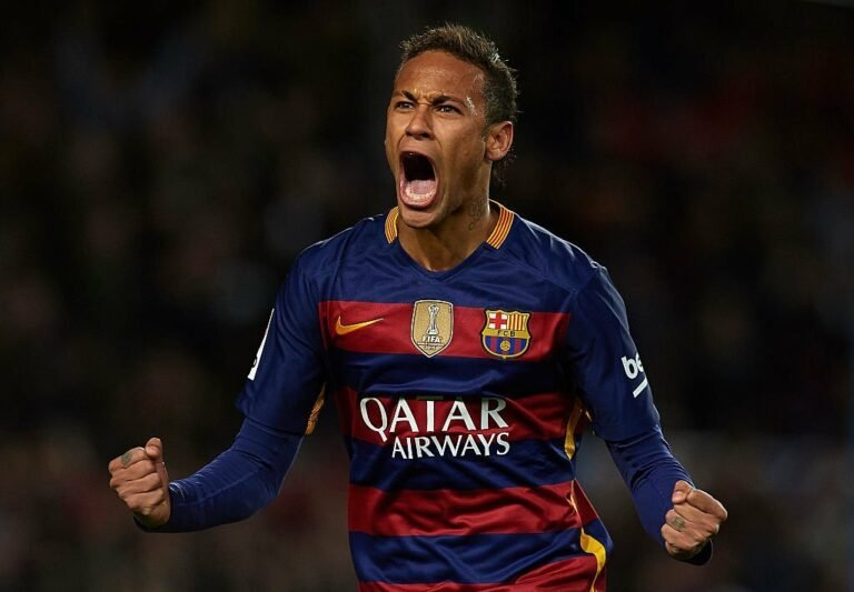 Revista lista maiores da história do Barcelona e Neymar ocupa posição ‘modesta’; Ronaldinho está no top-5