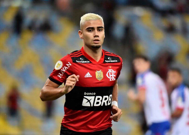 Lyon e PSV fazem sondagens, e ameaçam compra de Andreas Pereira pelo Flamengo