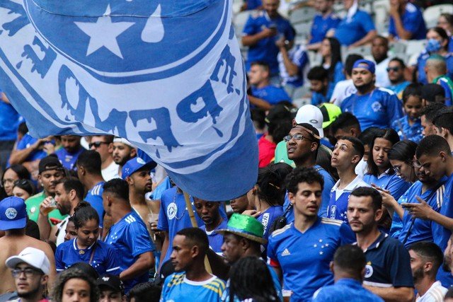 Cruzeiro quadriplica número de sócios e arrecada R$ 15 milhões