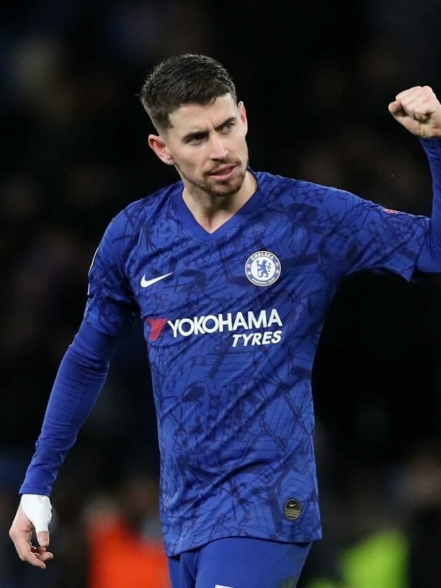 As 10 maiores transferências envolvendo volantes da história