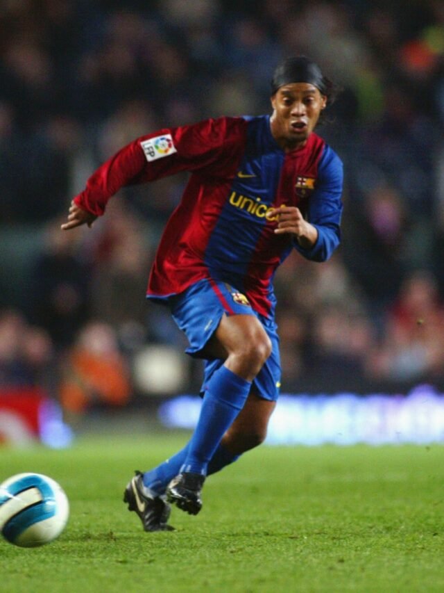 cropped-ronaldinho-gaucho-em-acao-pelo-barcelona-contra-o-athletic-bilbao-em-2007-1619635228507_v2_4x3-scaled-1.jpg