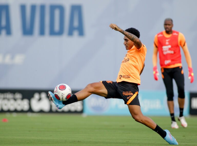 du_queiroz_no_treino_do_corinthians_desta_8wg7