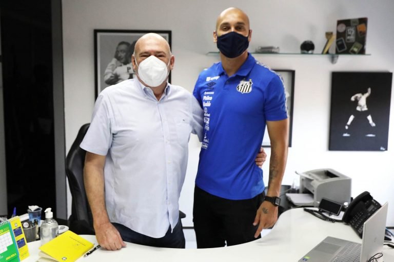 Santos anuncia contratação do zagueiro Maicon, ex-Cruzeiro