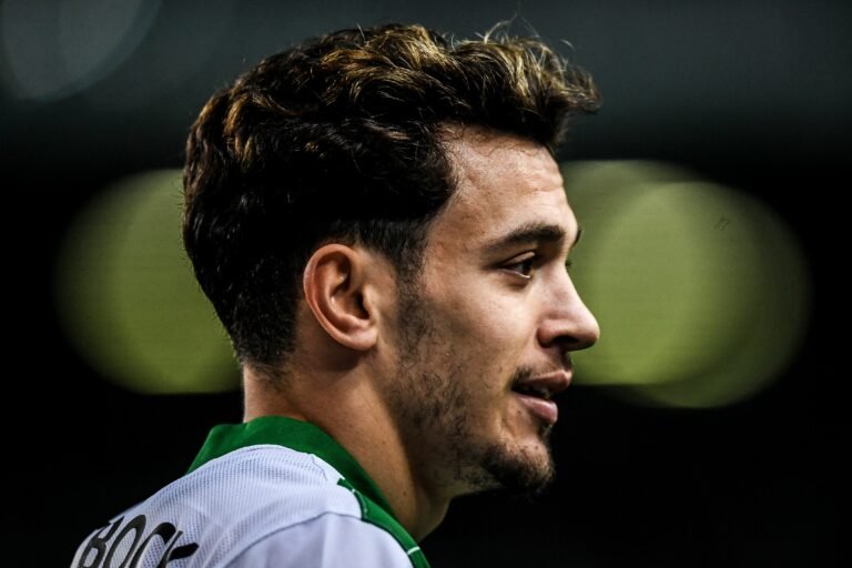 Sporting vence Moreirense e mantém distância para o Porto