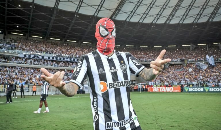 No aniversário do clube, Arana rasga elogios a Massa Atleticana e fala sobre sua chegada ao Atlético Mineiro e apoio da torcida