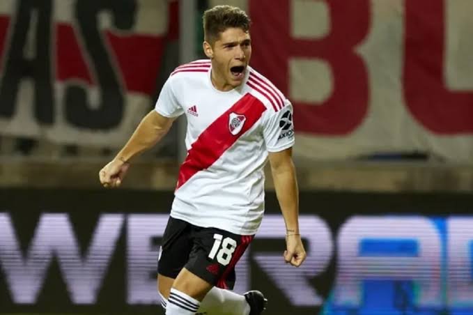 Vasco avança por contratação de Rollheiser, do River Plate
