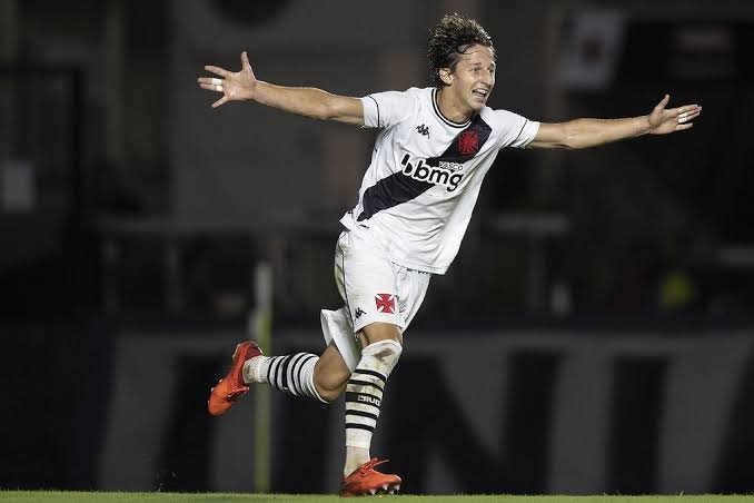Negociação avança com o Vasco, e Coritiba se aproxima da contratação de Galarza; veja detalhes