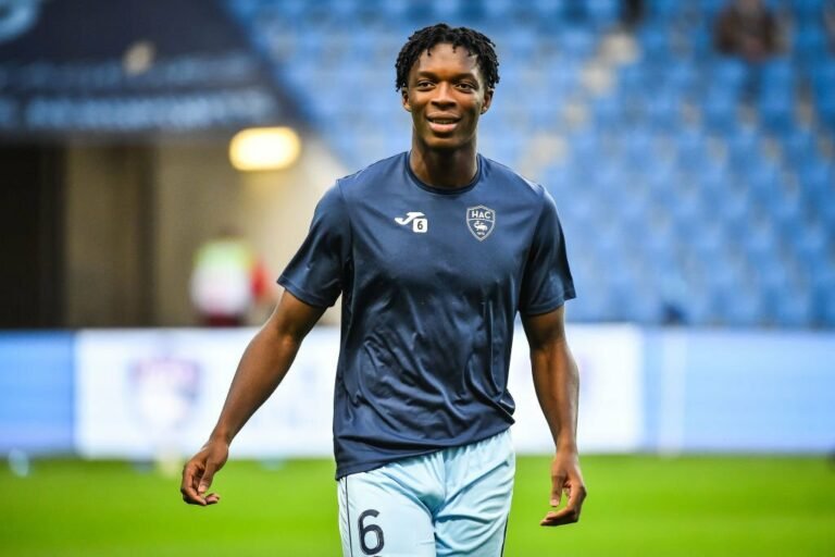 Real Madrid encontra adversários na corrida por Isaak Touré