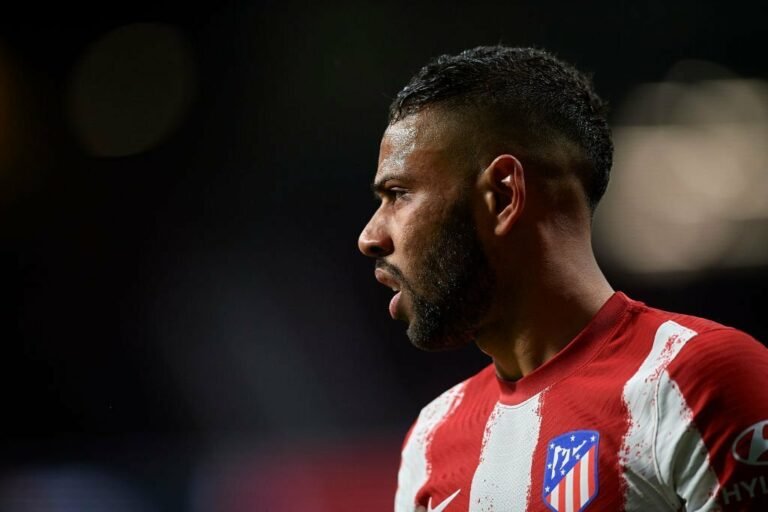 Renan Lodi vira um dos alvos da Juventus para o mercado de transferências